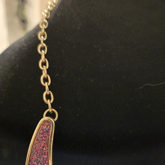 Elegant Pink and Gold Women's Necklace - Picture 4 of 4